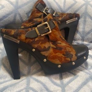 BCBG ENERATION heeled mules